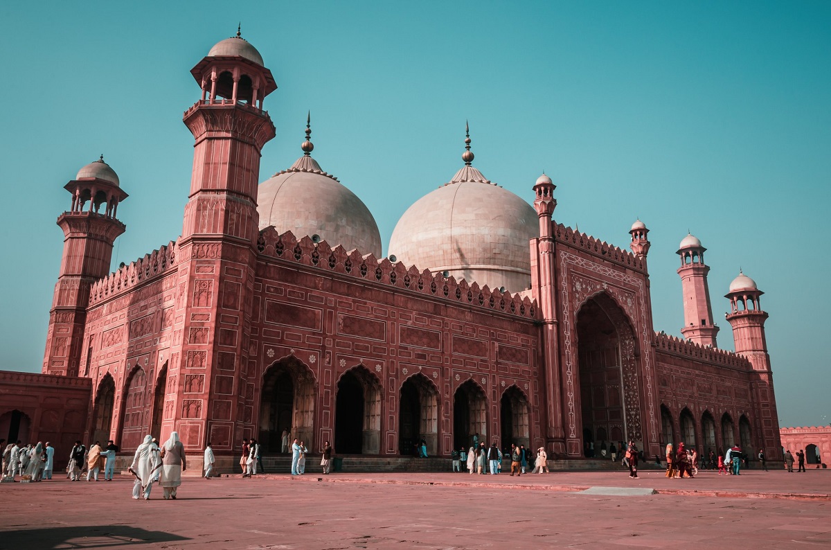 Al-Jalil Garden Near Badshahi Mosque